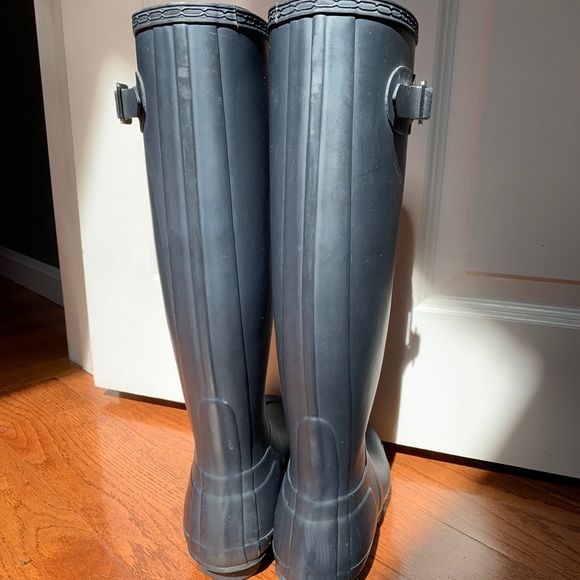 Matte navy tall Hunter rain boots - Picture 2 of 4